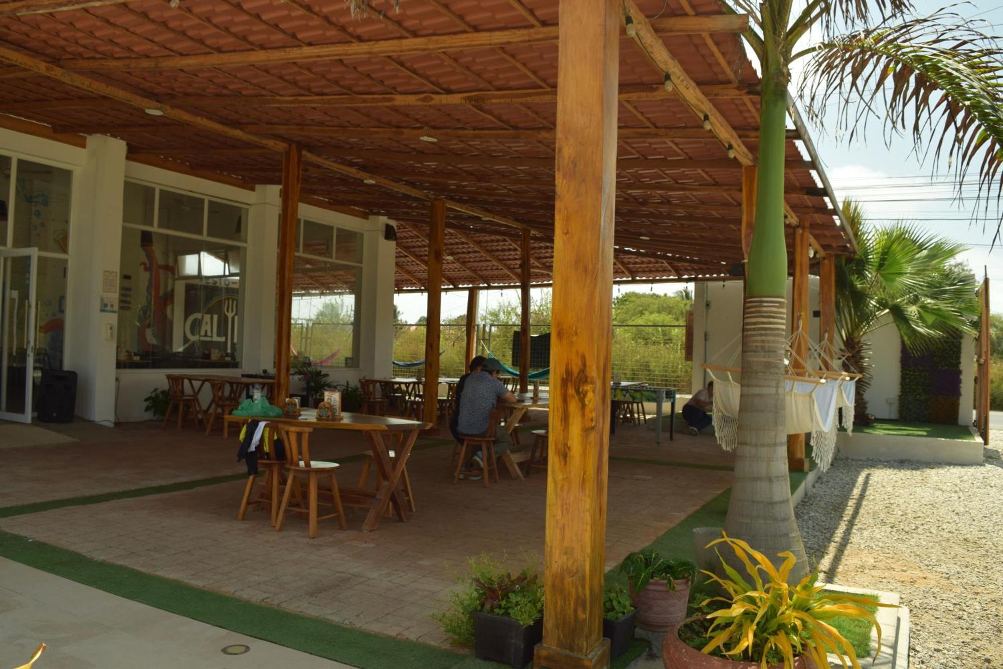 Ohana Beach Hotel ปลายาส ภายนอก รูปภาพ