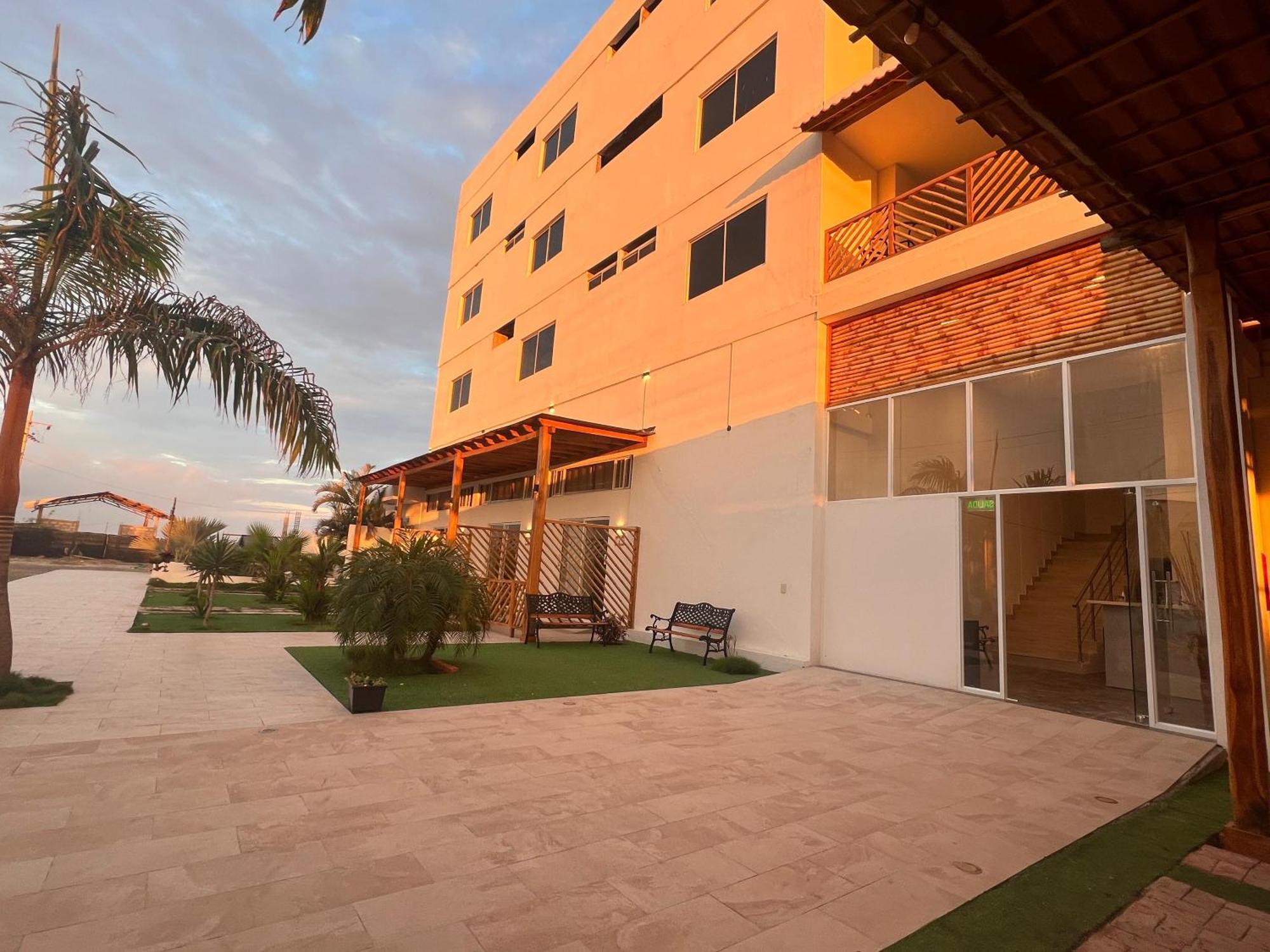 Ohana Beach Hotel ปลายาส ภายนอก รูปภาพ
