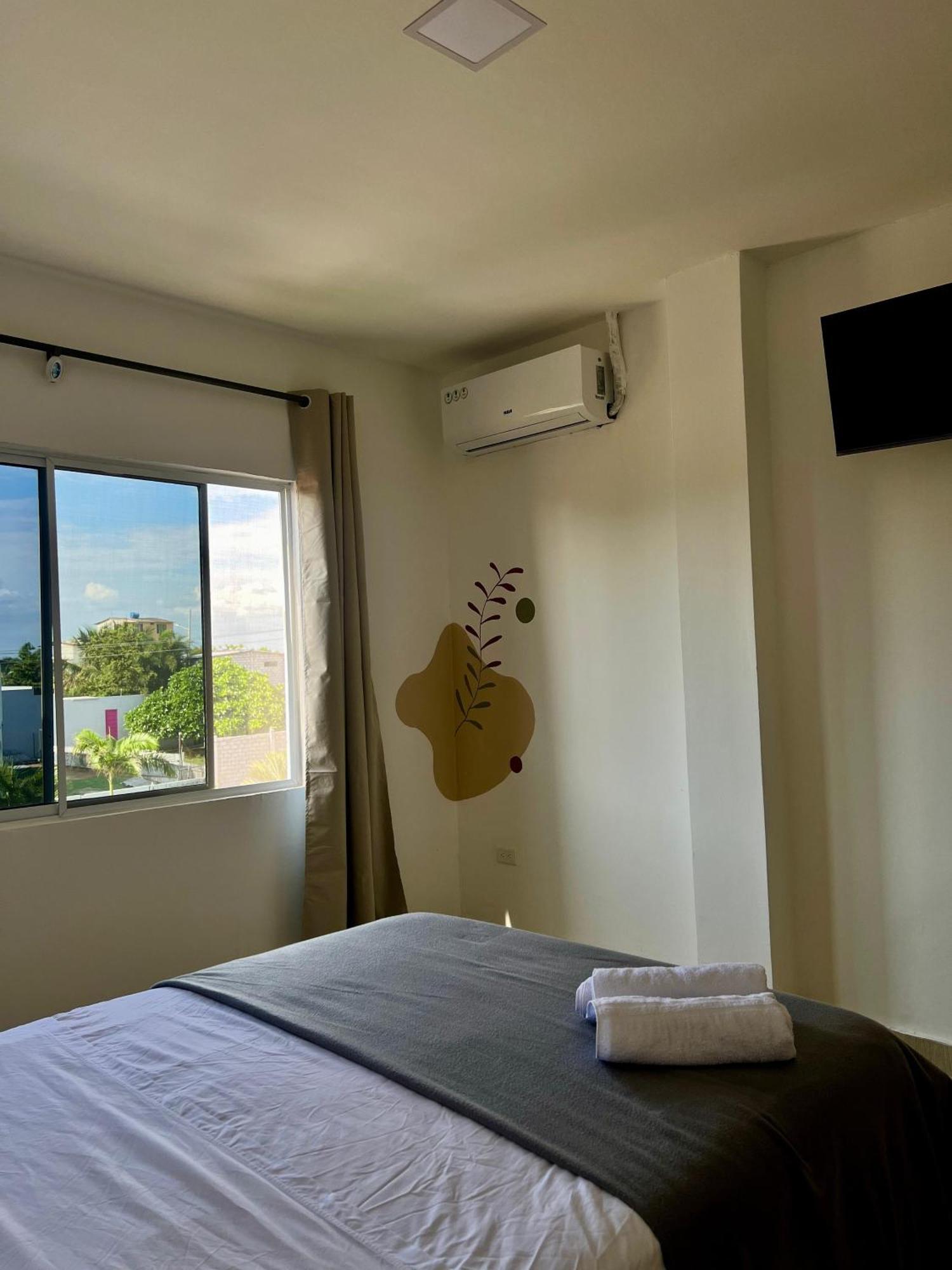 Ohana Beach Hotel ปลายาส ภายนอก รูปภาพ
